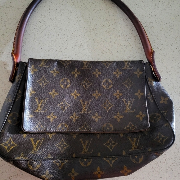 Louis Vuitton Purse - Picture 1 of 7